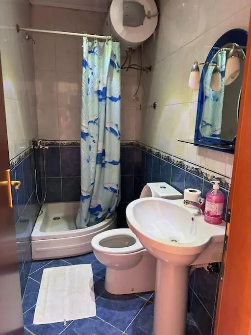 Spacious Urban Apartment In 地拉那
